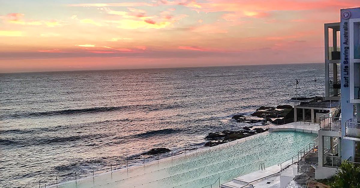 How much would a plumber charge to replace a faucet?