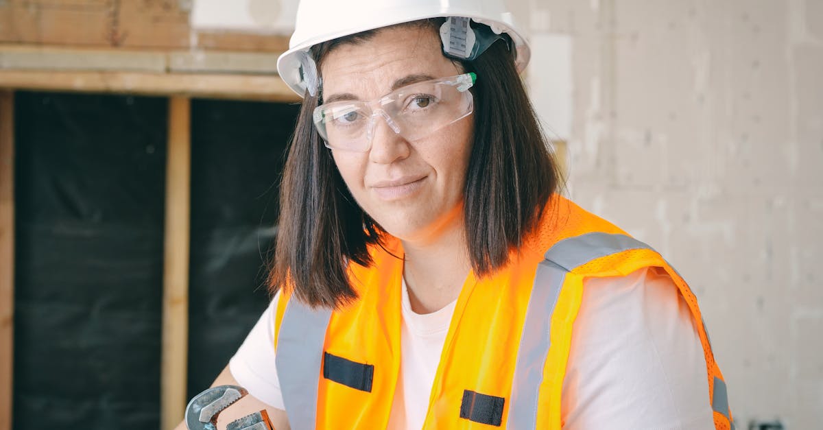 What do you call someone who fixes water pipes?